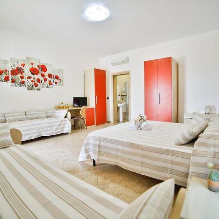 B&B La Casa Di Attilio 切萨雷奥港 外观 照片