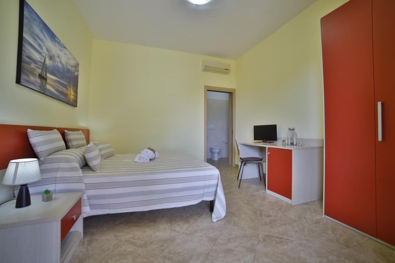 B&B La Casa Di Attilio 切萨雷奥港 外观 照片